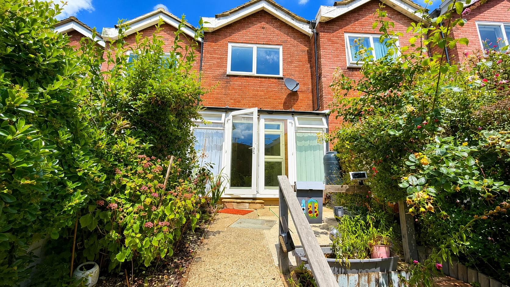 2 bed property in Cromer Walk, Hastings